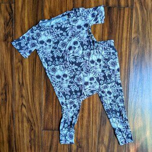 Bums & Roses Skeletons in the Closet Short Sleeve Set, 3T EUC